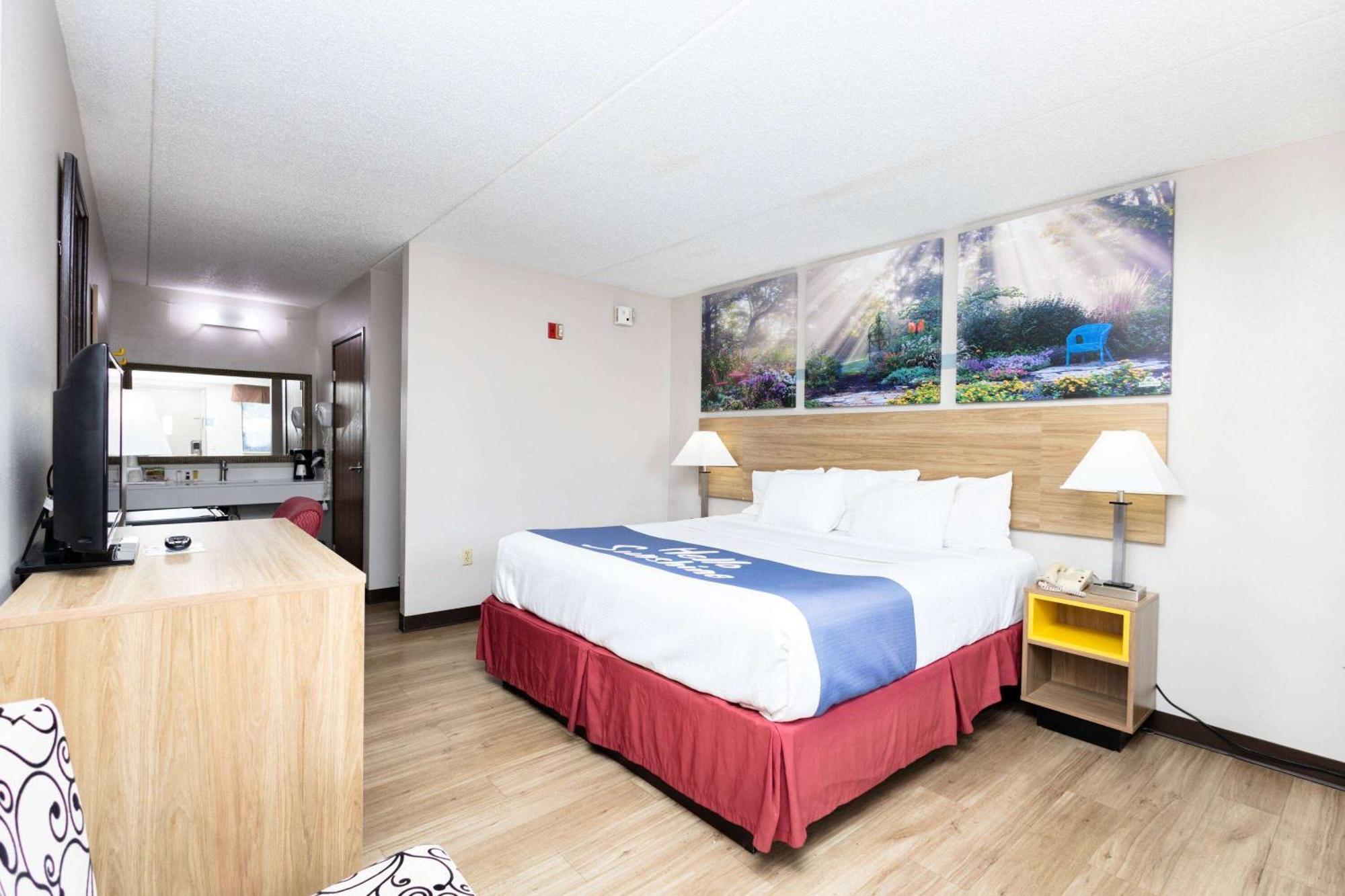 Days Inn By Wyndham Dayton Huber Heights Northeast Екстер'єр фото