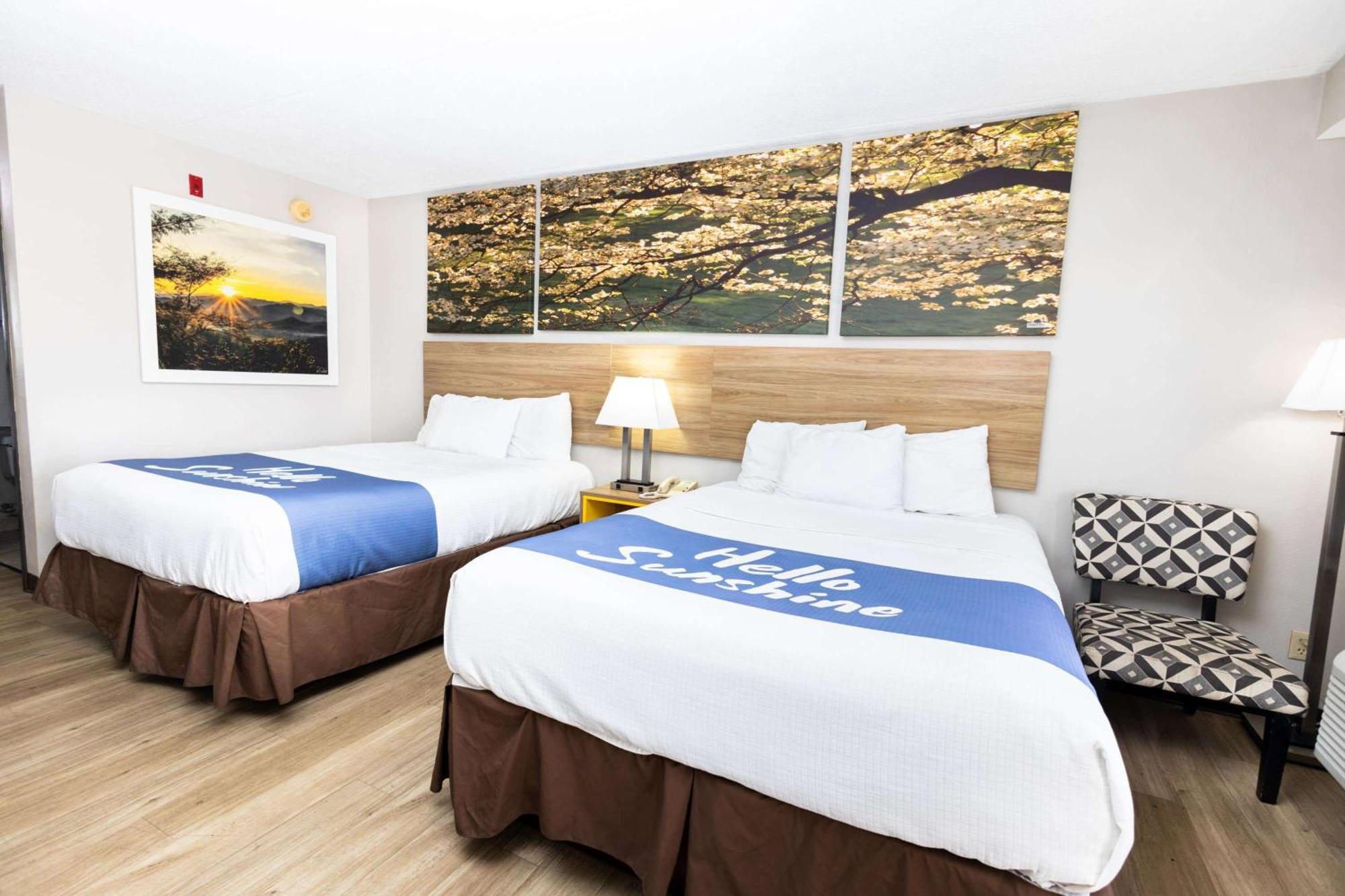 Days Inn By Wyndham Dayton Huber Heights Northeast Екстер'єр фото