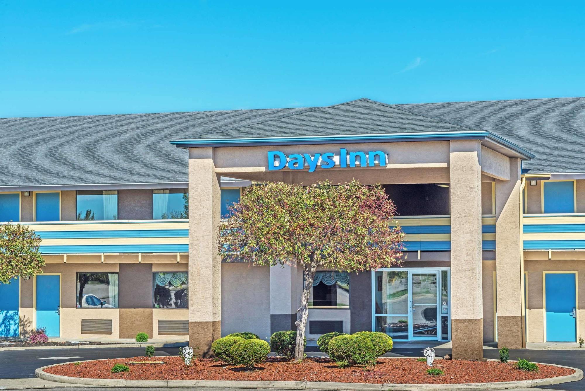 Days Inn By Wyndham Dayton Huber Heights Northeast Екстер'єр фото